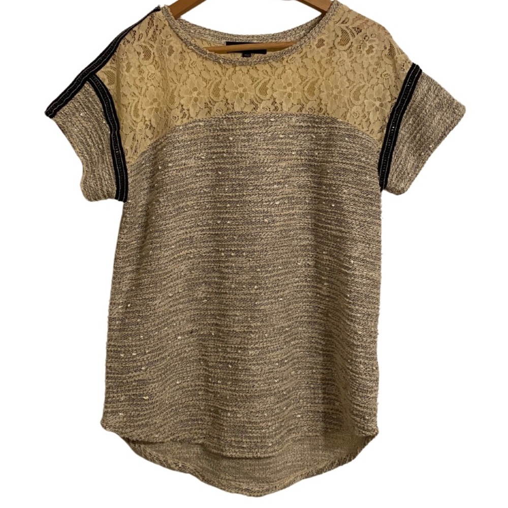 Woven detailed women’s blouse